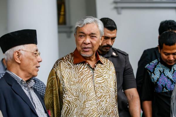 After purported memo leak, Zahid wants AGC to review IPIC charges against Najib